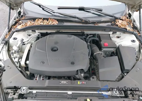 2020 Volvo S60 T5 Momentum z USA, uszkodzony, nr VIN 7JR102FKXLG043525